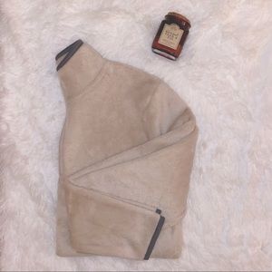 wallflower | quarter zip · · · s nwot